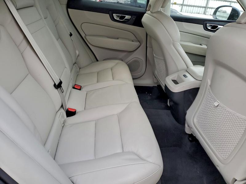 Фото 11 - VOLVO XC60