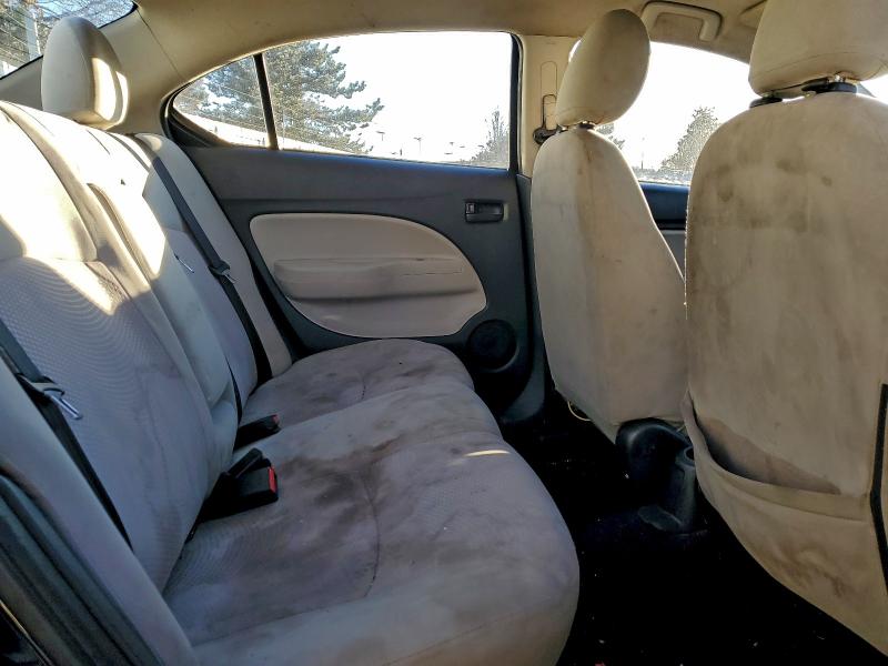 Фото 10 - MITSUBISHI MIRAGE