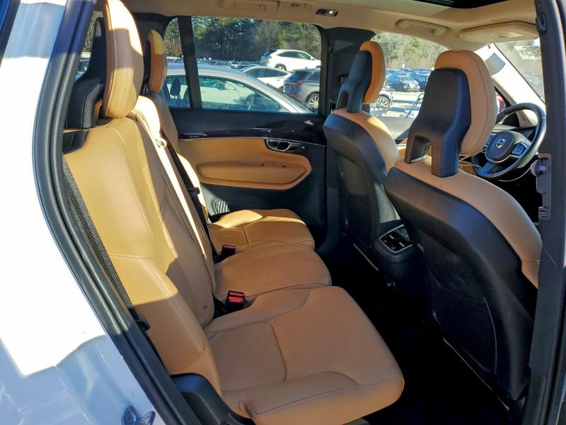 Фото 11 - VOLVO XC90