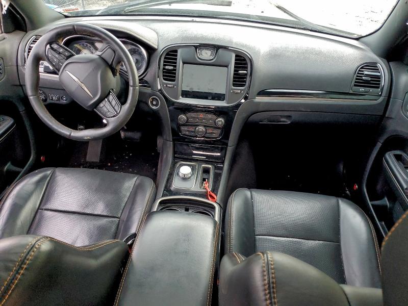 Фото 8 - CHRYSLER 300