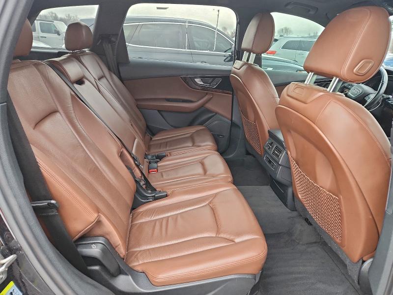 Фото 11 - AUDI Q7