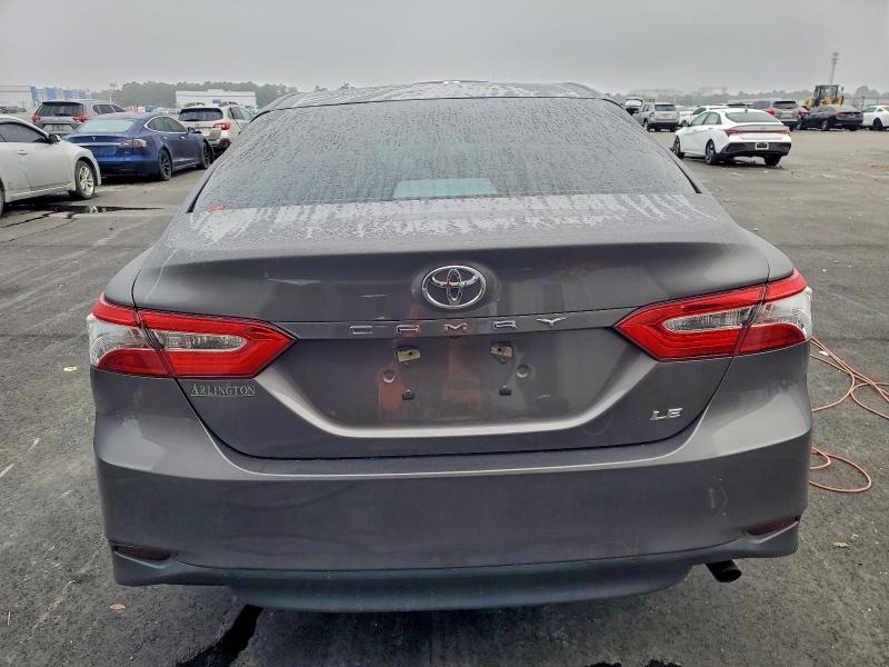 Фото 6 - TOYOTA CAMRY