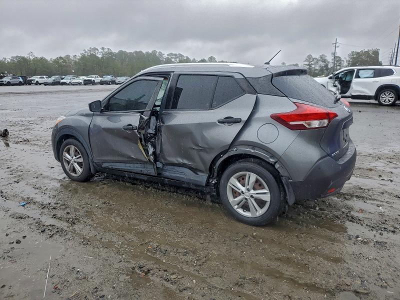 Фото 2 - NISSAN KICKS