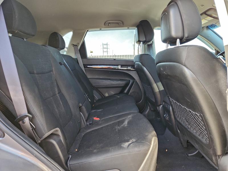 Фото 11 - KIA SORENTO