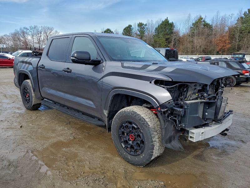 Фото 4 - TOYOTA TUNDRA