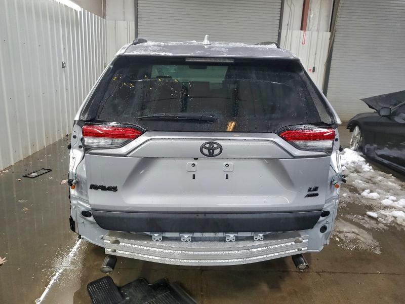 Фото 6 - TOYOTA RAV4