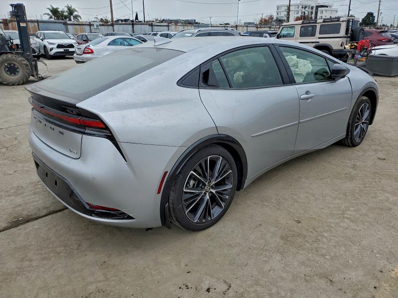 Фото 3 - TOYOTA PRIUS