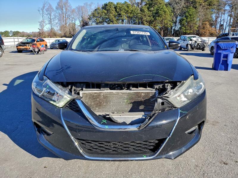 Фото 5 - NISSAN MAXIMA