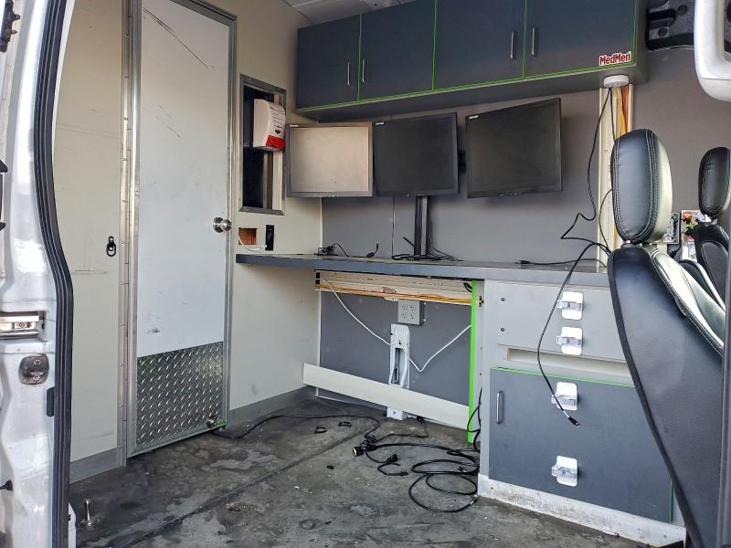 Фото 11 - FORD TRANSIT