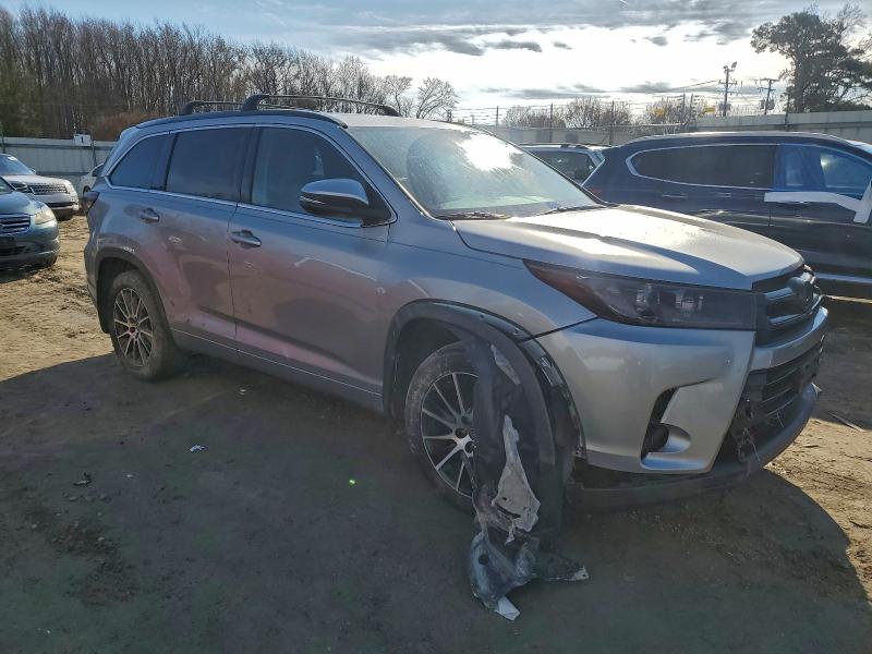 Фото 4 - TOYOTA HIGHLANDER