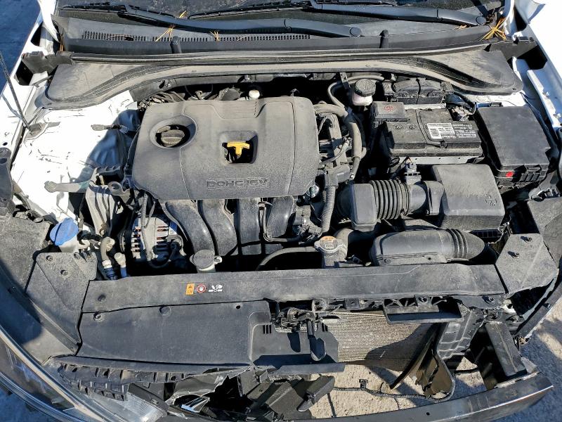 Фото 11 - HYUNDAI ELANTRA