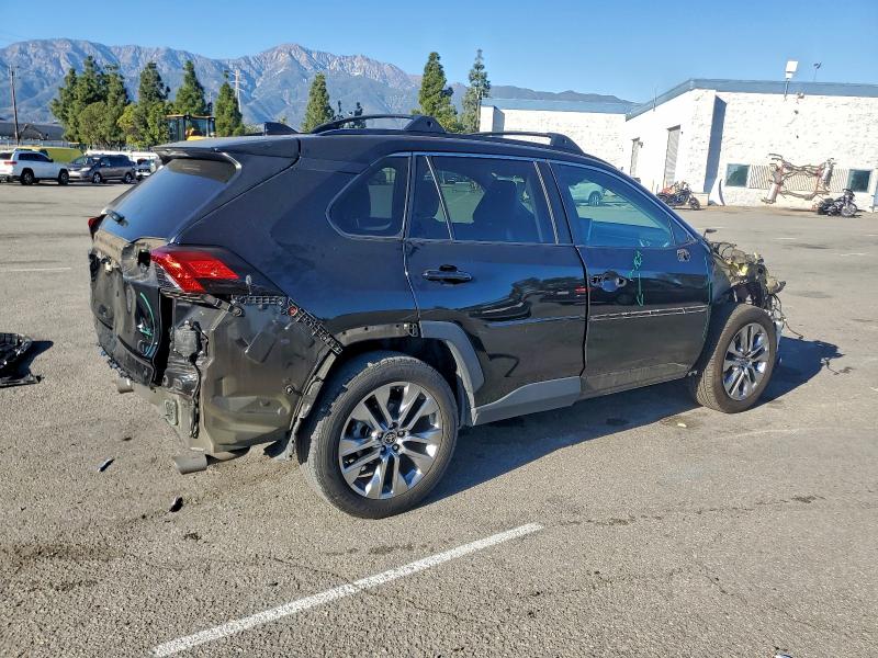 Фото 3 - TOYOTA RAV4