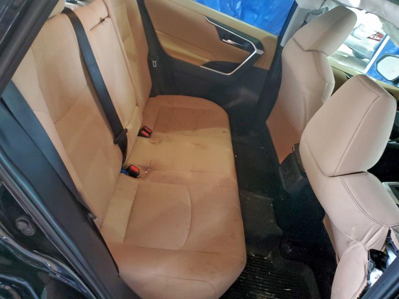 Фото 11 - TOYOTA RAV4