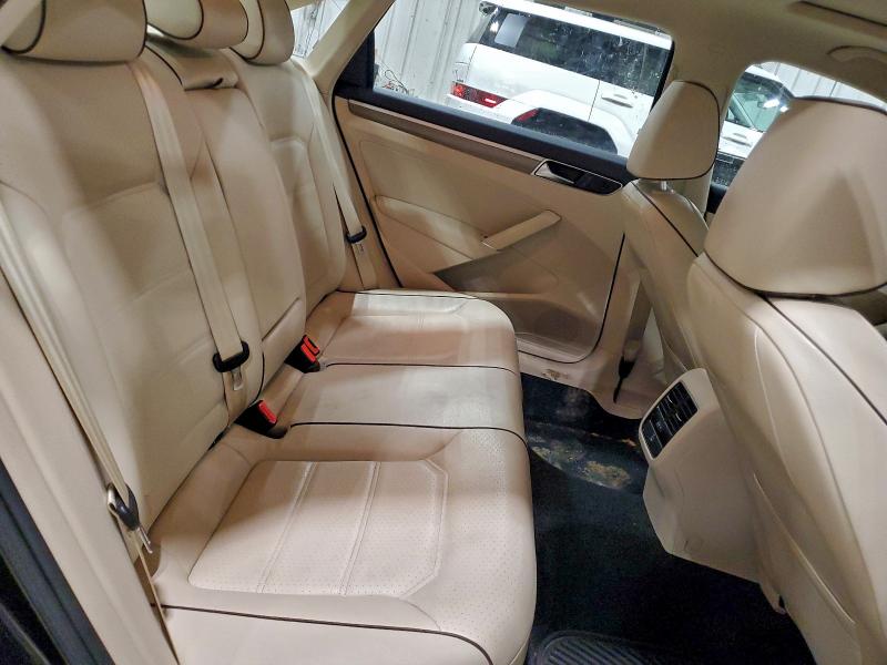 Фото 10 - VOLKSWAGEN PASSAT