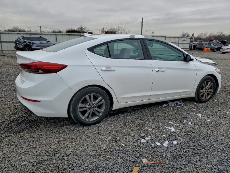 Фото 3 - HYUNDAI ELANTRA