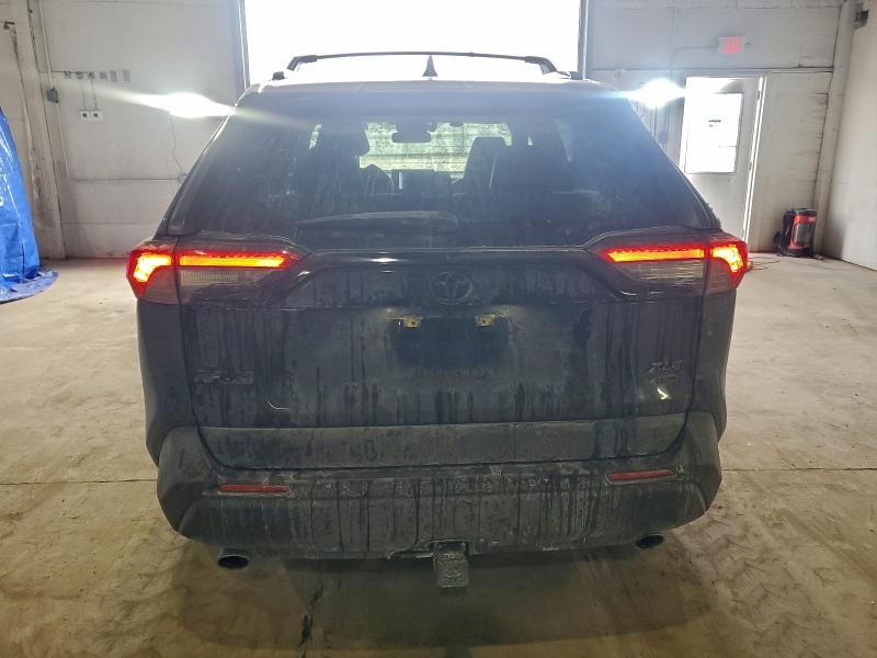 Фото 6 - TOYOTA RAV4