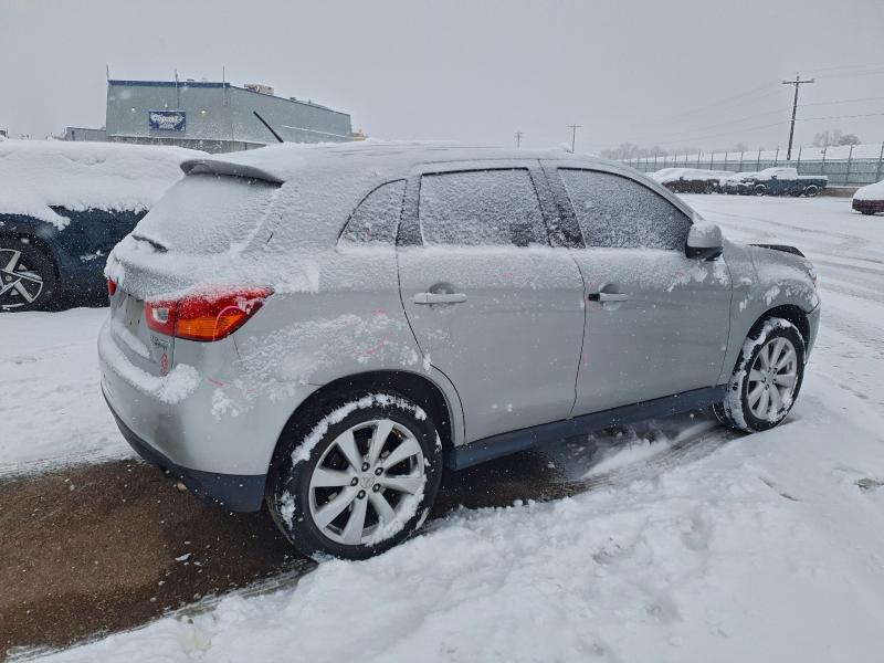 Фото 3 - MITSUBISHI OUTLANDER