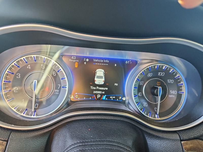 Фото 9 - CHRYSLER 300