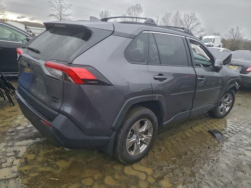 Фото 3 - TOYOTA RAV4