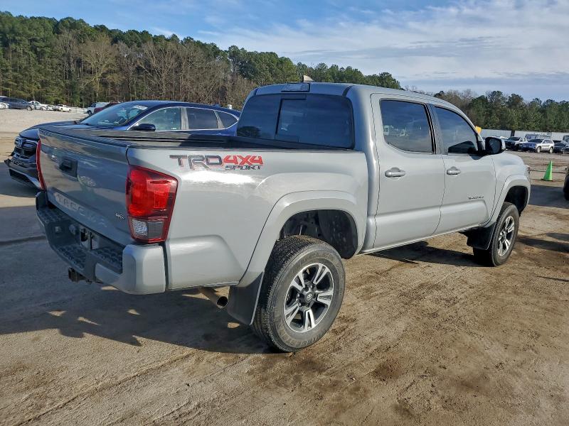 Фото 3 - TOYOTA TACOMA