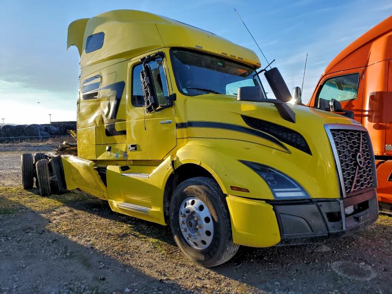 Фото 1 - VOLVO VN