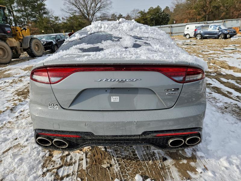 Фото 6 - KIA STINGER
