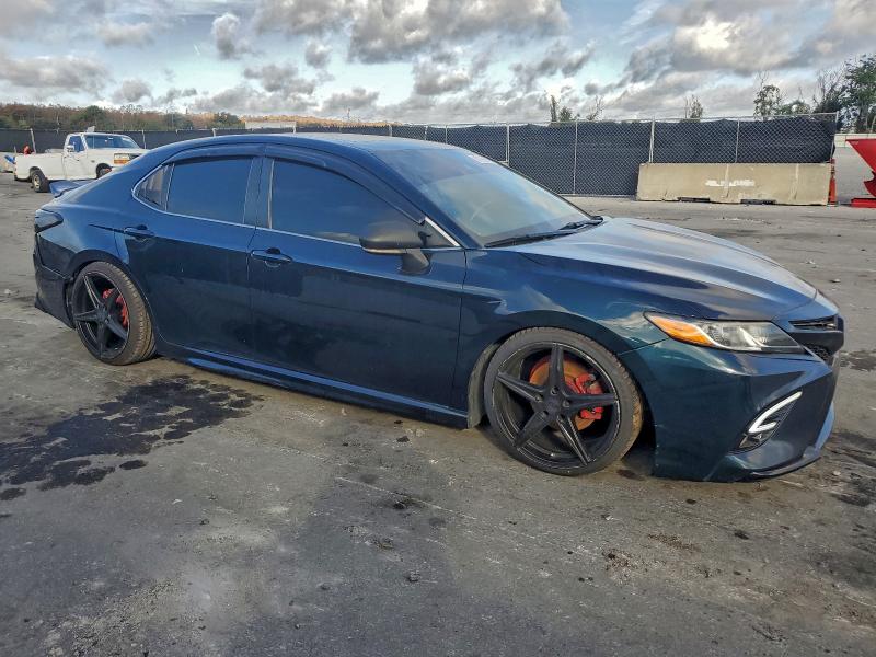 Фото 4 - TOYOTA CAMRY