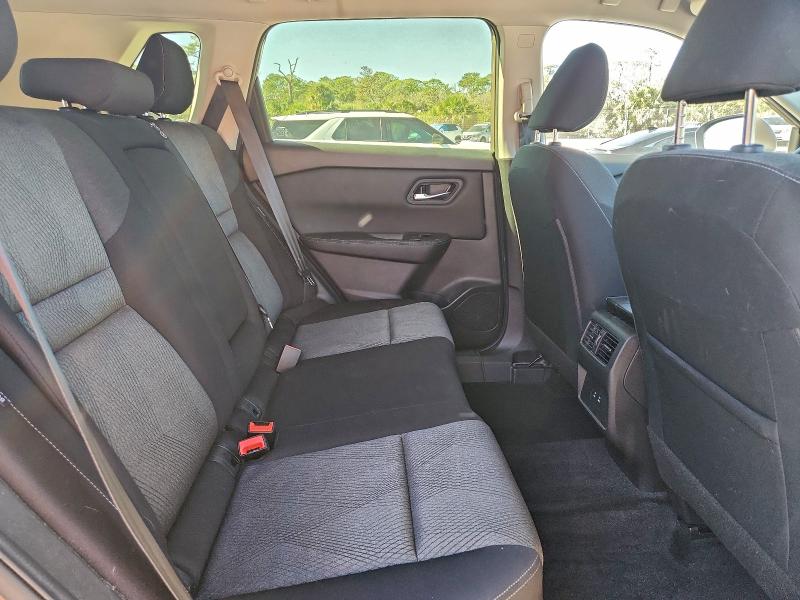 Фото 10 - NISSAN ROGUE