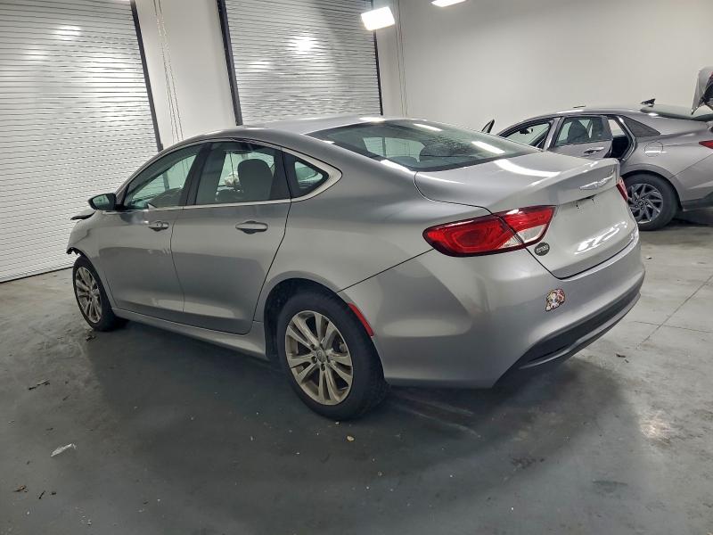 Фото 2 - CHRYSLER 200