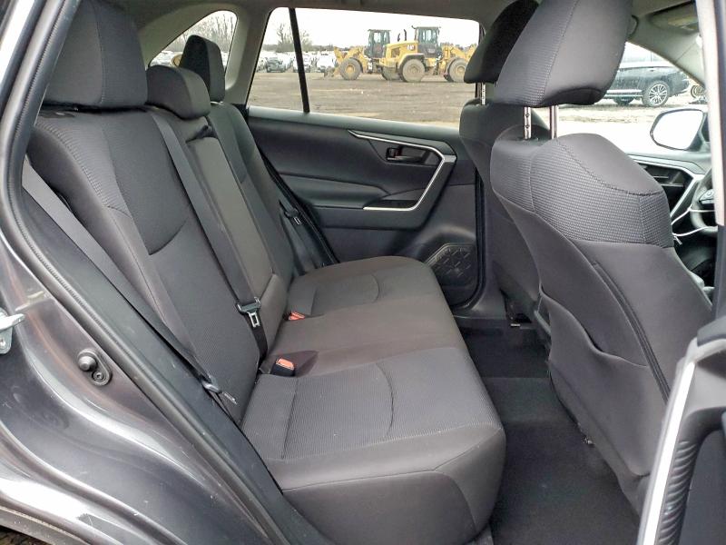 Фото 11 - TOYOTA RAV4