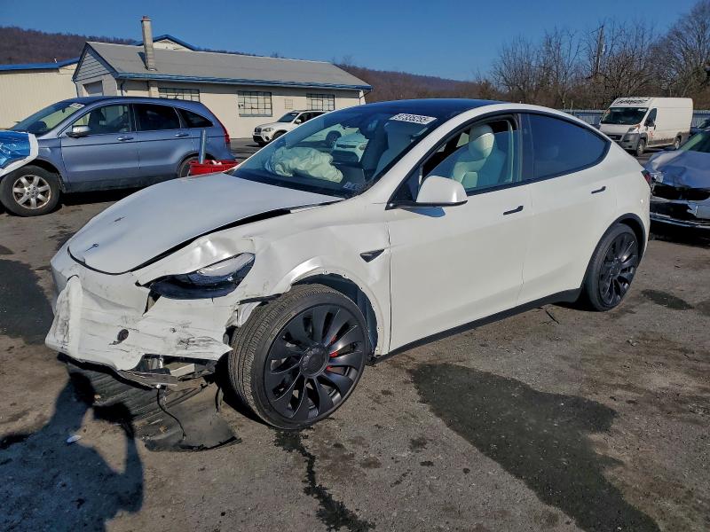Фото 1 - TESLA MODEL Y