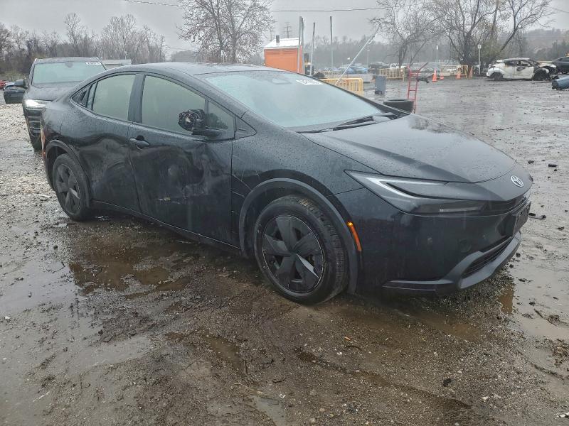 Фото 4 - TOYOTA PRIUS