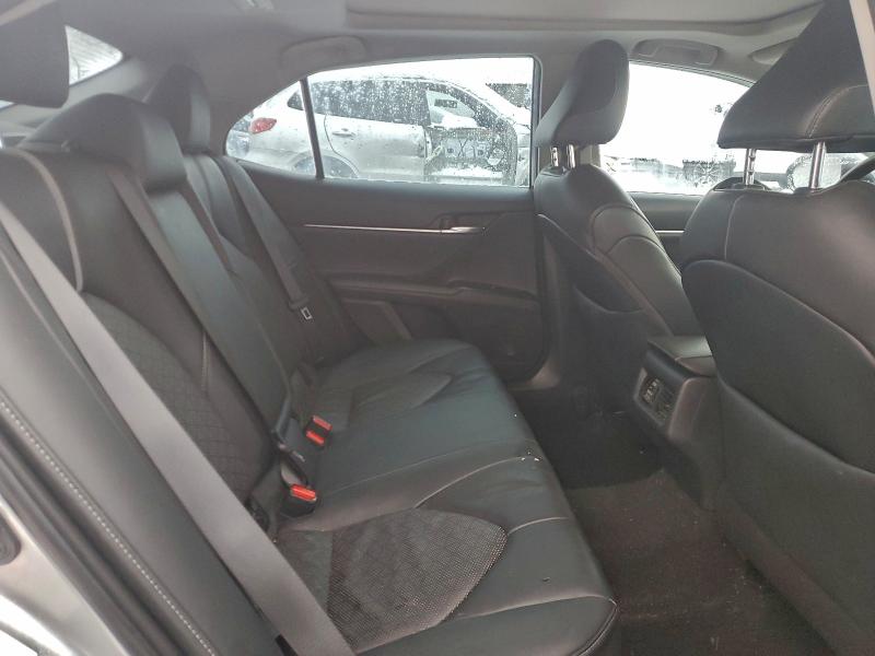 Фото 10 - TOYOTA CAMRY