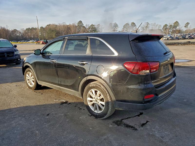 Фото 2 - KIA SORENTO