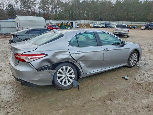 Фото 3 - TOYOTA CAMRY