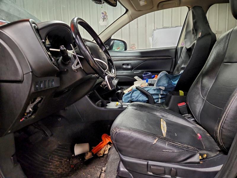 Фото 7 - MITSUBISHI OUTLANDER