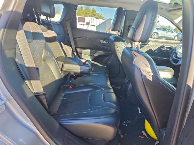 Фото 11 - JEEP GRAND CHER