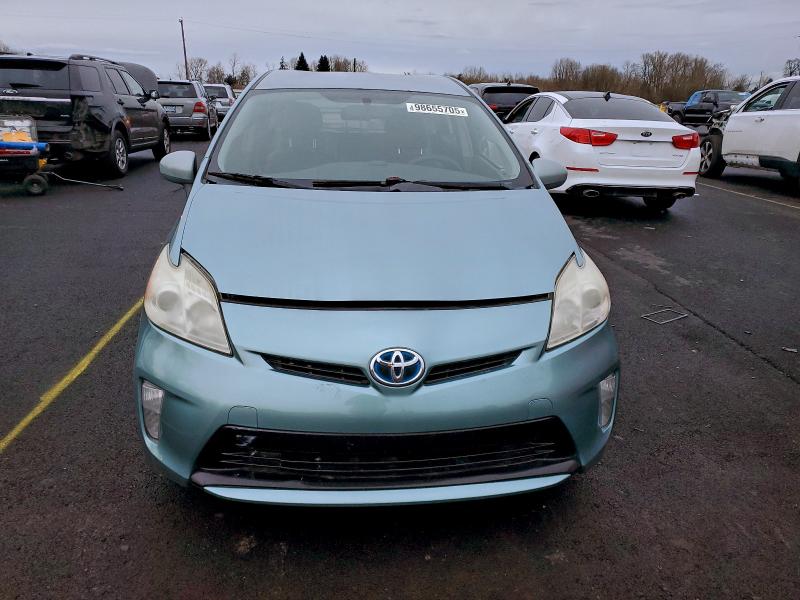 Фото 5 - TOYOTA PRIUS