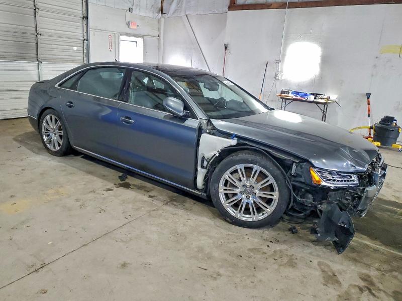 Фото 4 - AUDI A8