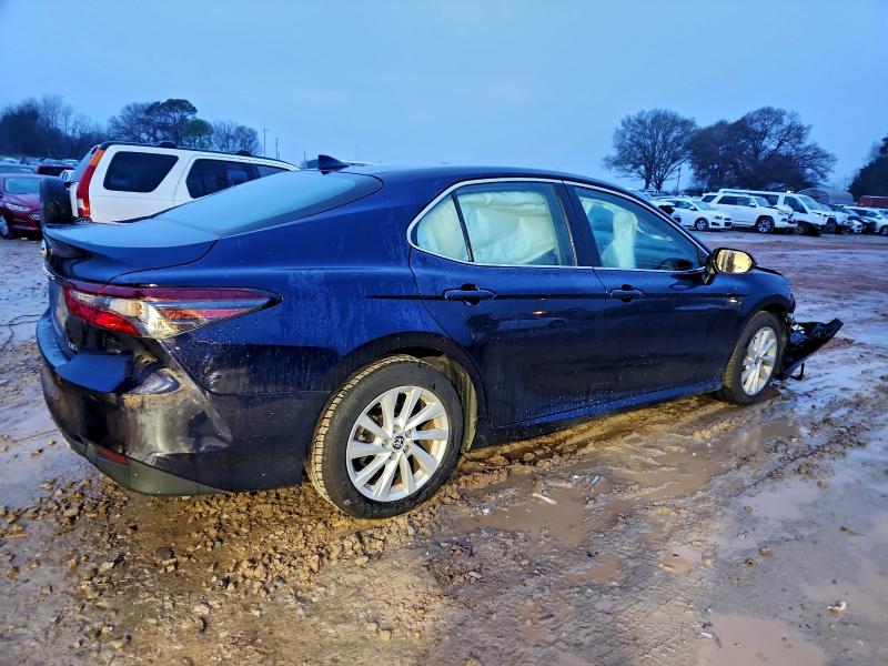 Фото 3 - TOYOTA CAMRY