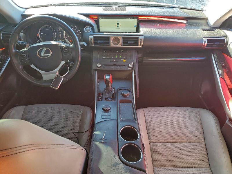 Фото 8 - LEXUS IS