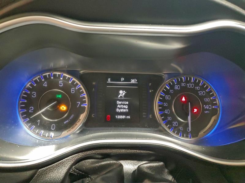 Фото 9 - CHRYSLER 200