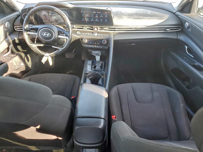 Фото 8 - HYUNDAI ELANTRA