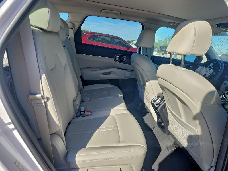 Фото 11 - KIA SORENTO