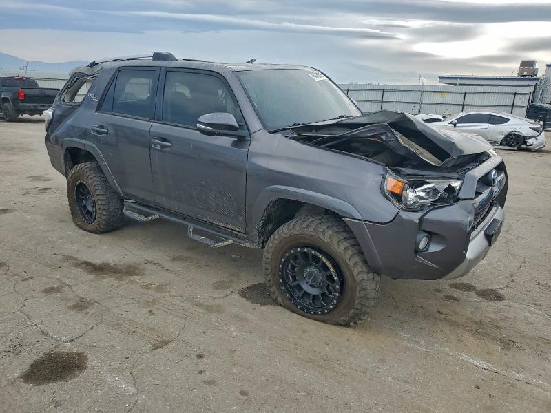 Фото 4 - TOYOTA 4RUNNER