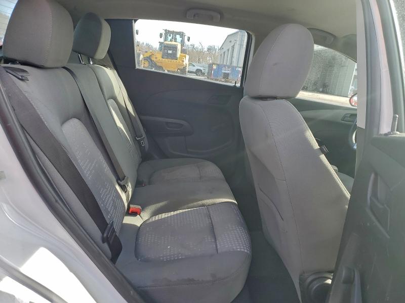 Фото 10 - CHEVROLET SONIC