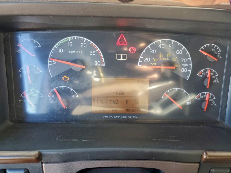 Фото 8 - VOLVO VN