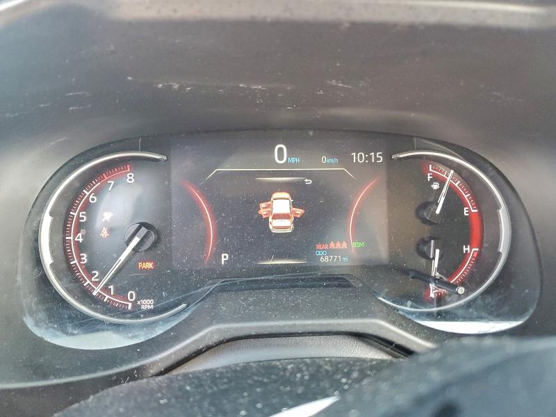 Фото 9 - TOYOTA RAV4