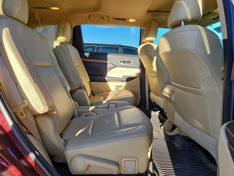 Фото 11 - TOYOTA HIGHLANDER