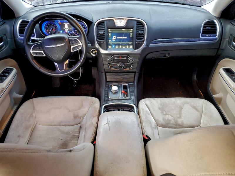 Фото 8 - CHRYSLER 300